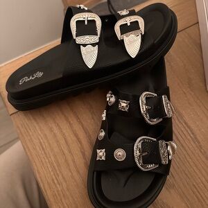 Black Western Buckle Sandals Size 10